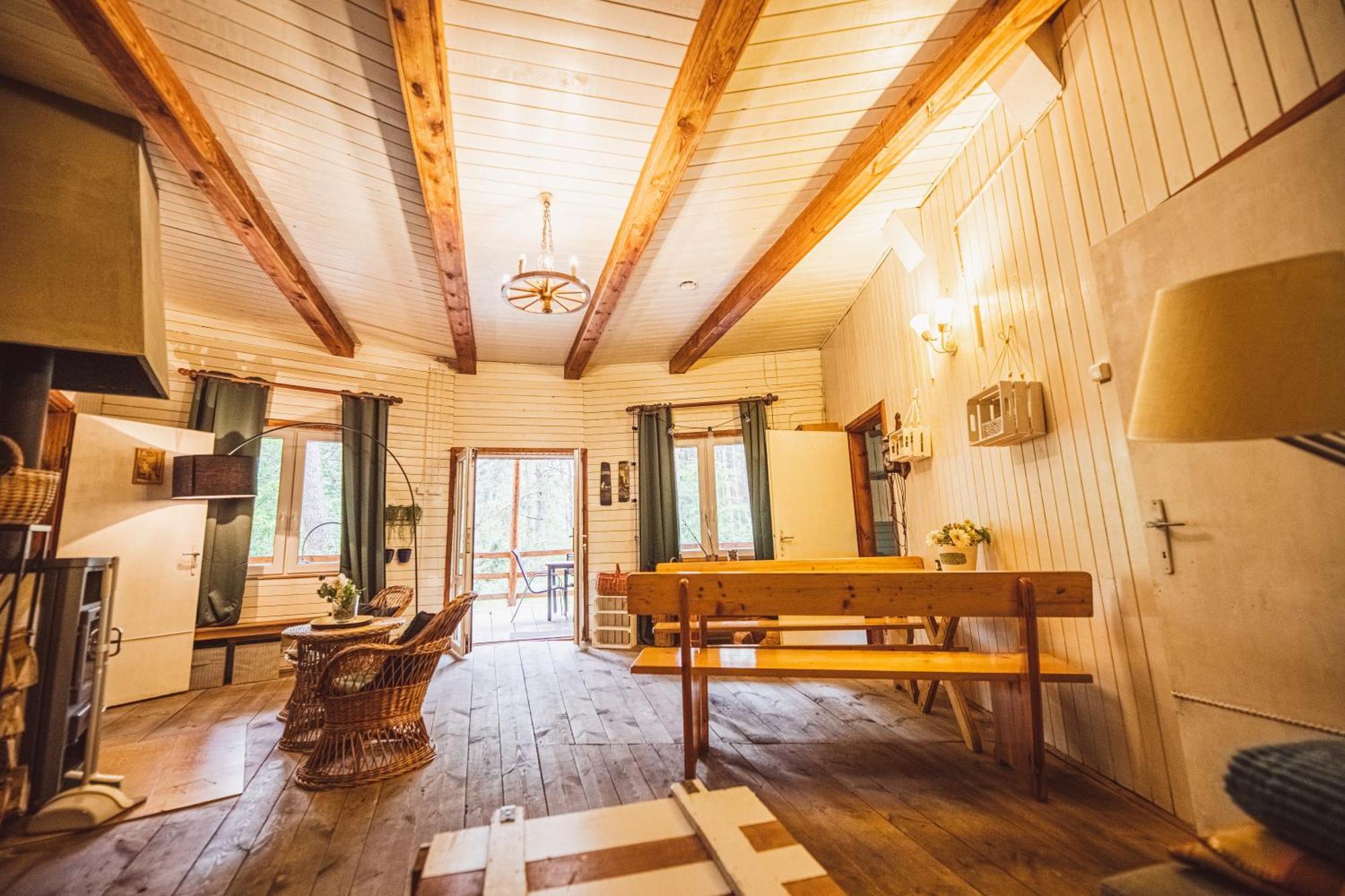 Cozy Nature Retreat With Patio Fireplace Garden Chalet *