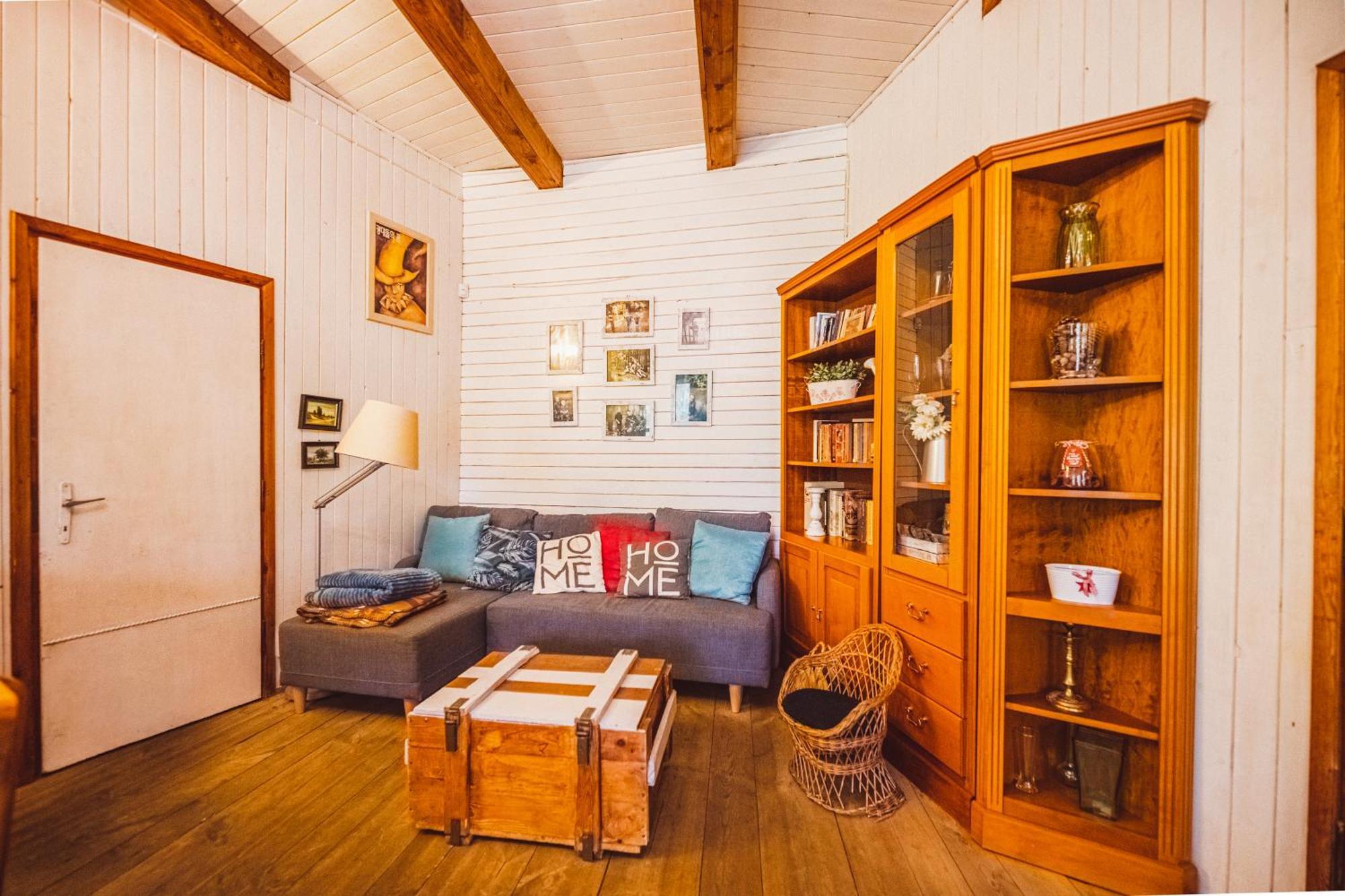 Chalet Cozy Nature Retreat With Patio Fireplace Garden *