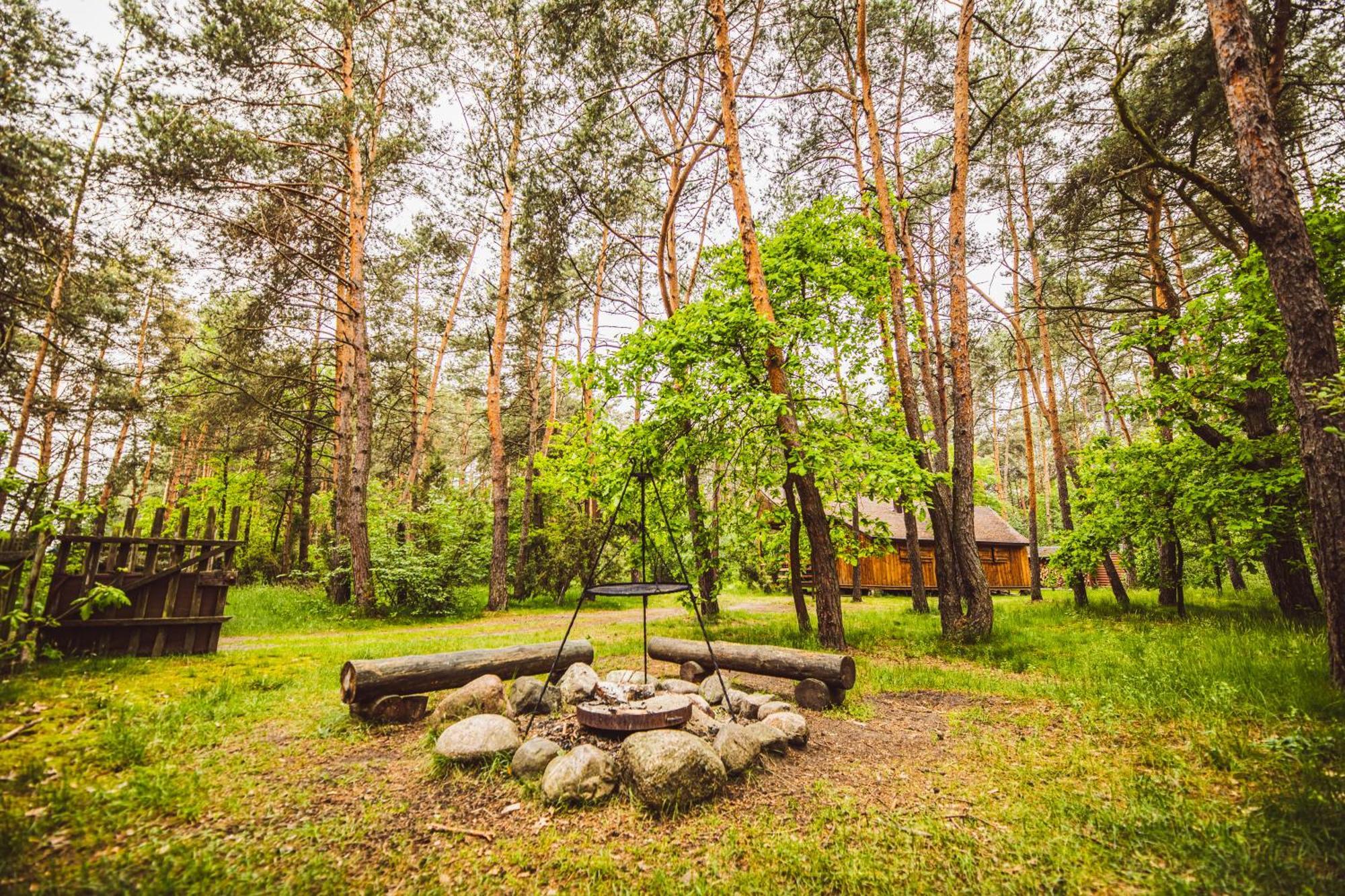 Cozy Nature Retreat With Patio Fireplace Garden *